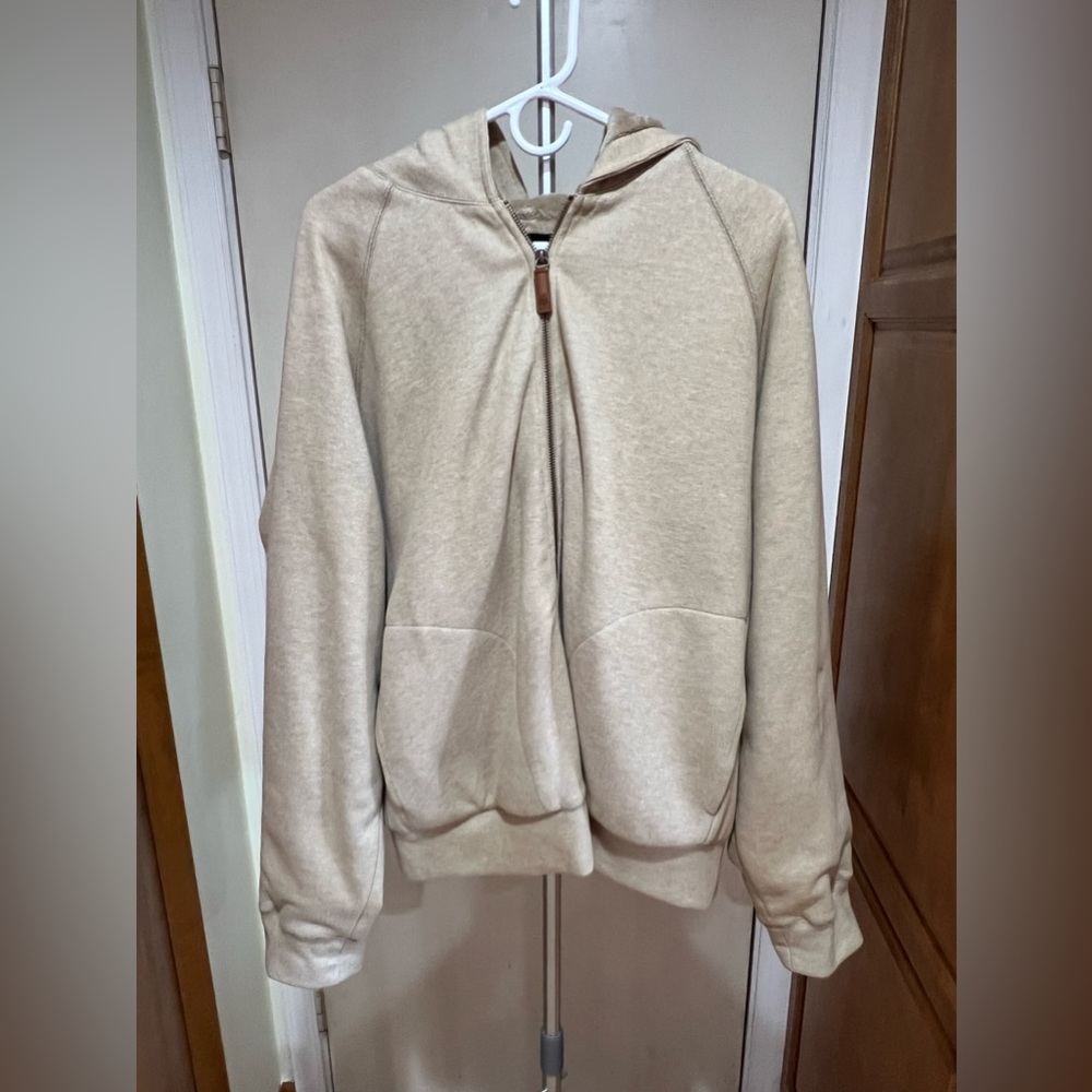 Tommy Hilfiger Women’s Zip front Brown fleece hoodie.  Size Large.